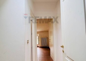 Hall / corridoio - Casa semi indipendente VIA ROMA
 
28, Tredozio - foto 31