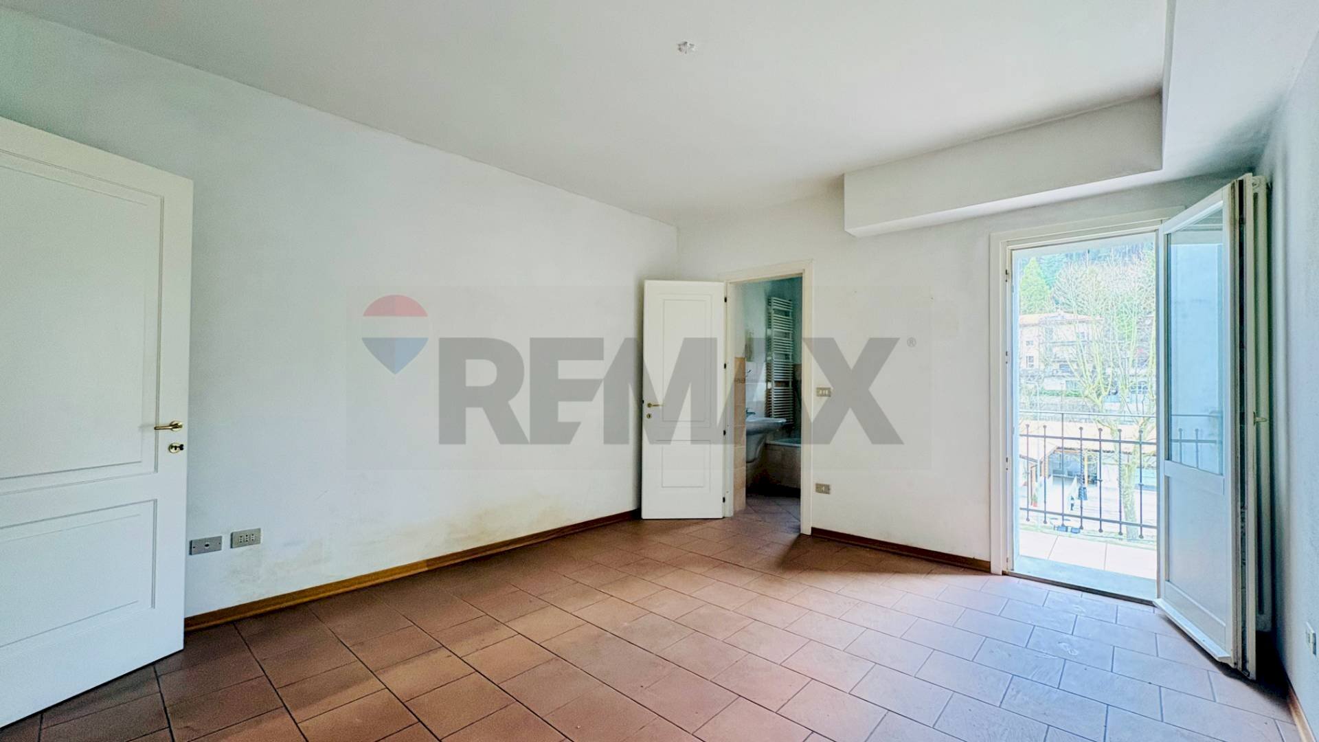 Stanza vuota - Bilocale via Roma
28, Tredozio - foto 2