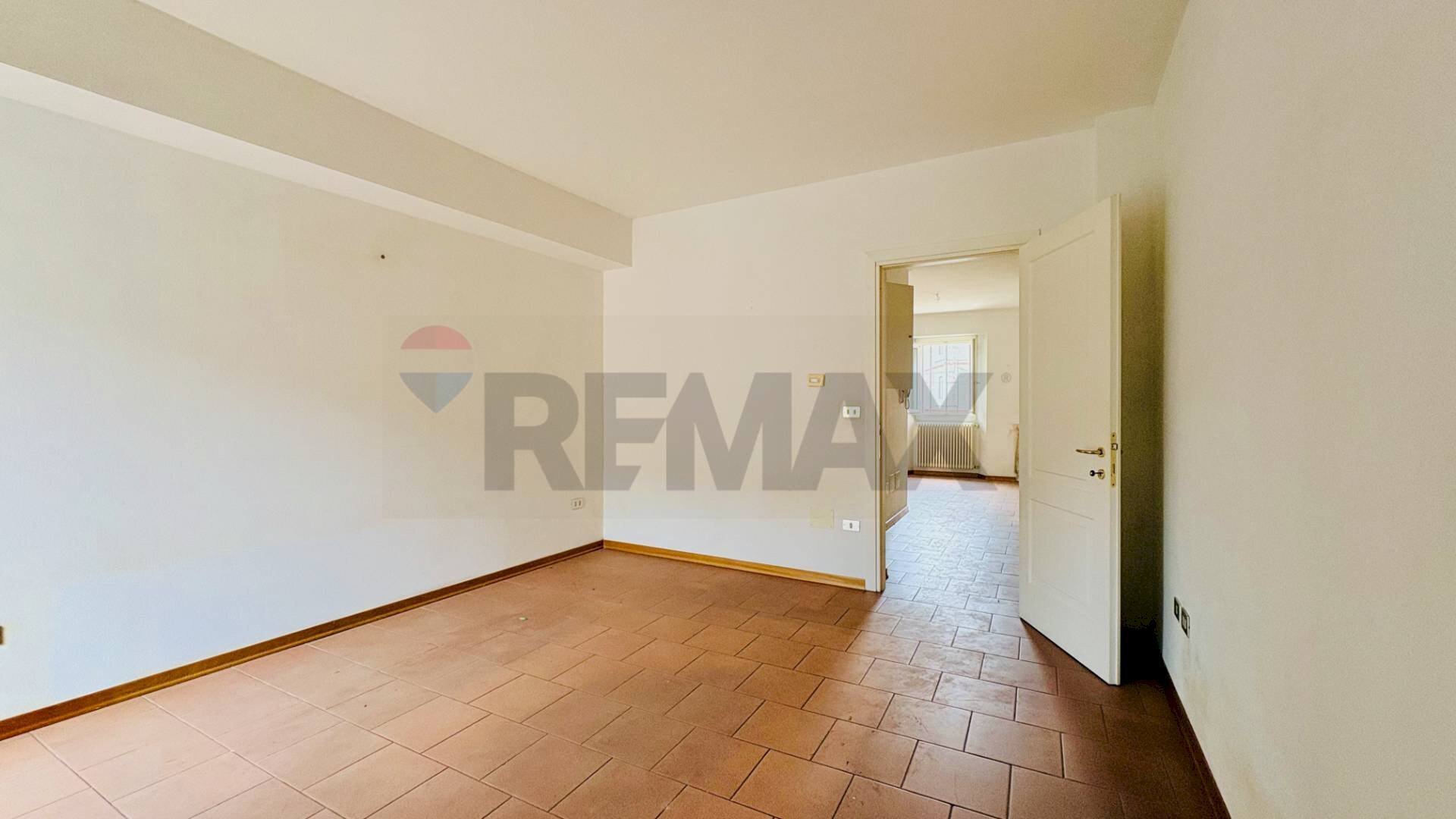 Stanza vuota - Bilocale via Roma
28, Tredozio - foto 3