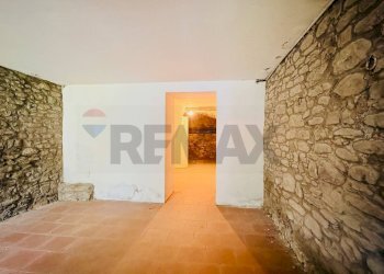 Stanza vuota - Bilocale VIA ROMA
 
28, Tredozio - foto 14