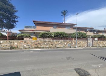 Casa all\'aperto - Independent house STRADONE SANT'ANASTASIO
 
43, Anzio - photo 5