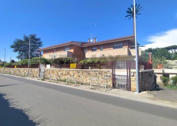 Casa all\'aperto - Independent house STRADONE SANT'ANASTASIO
 
43, Anzio - photo 8