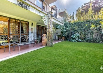 Giardino - Villa Via Appia Pignatelli
 
360, Roma - foto 1