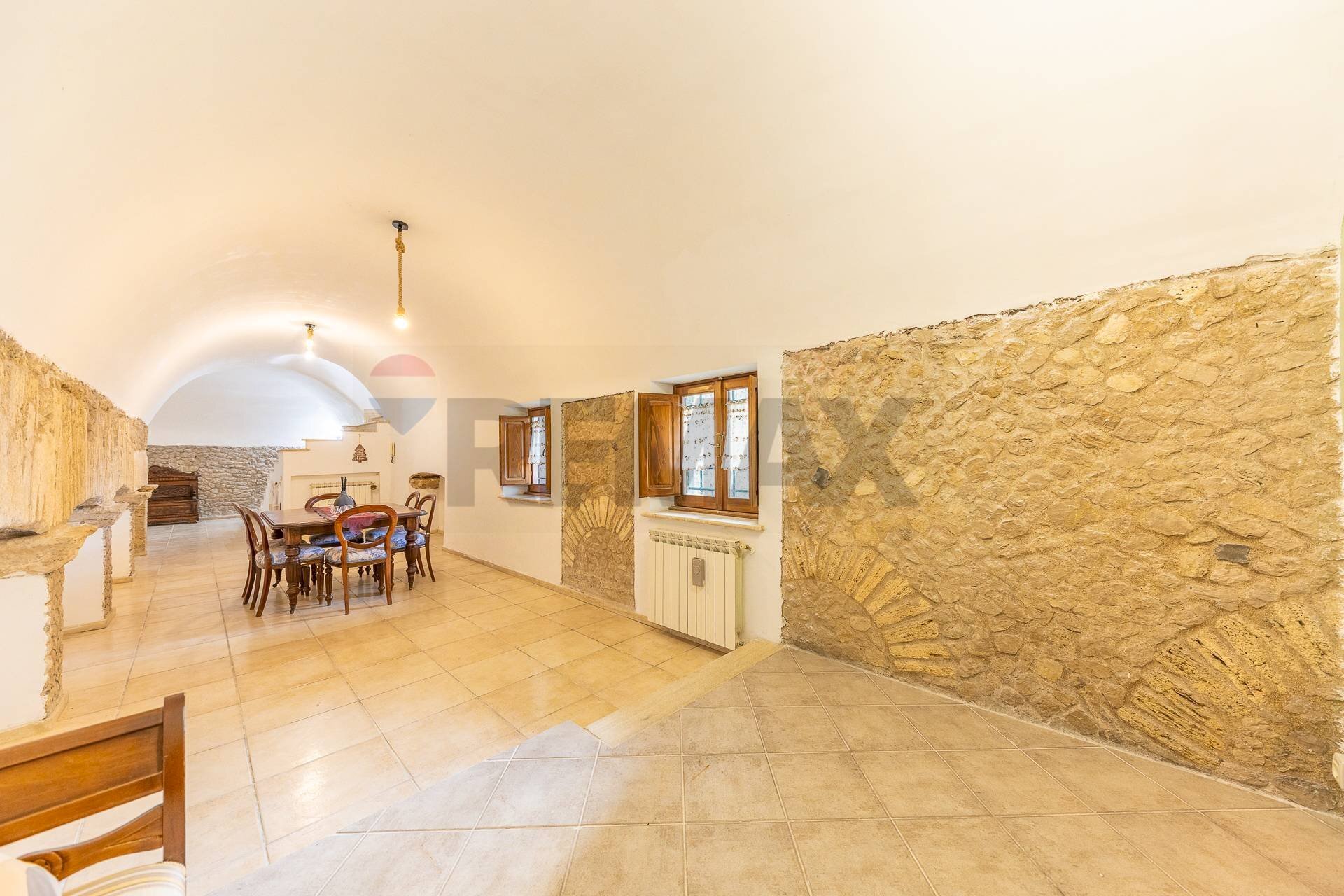 Sala da pranzo - Quadrilocale piazza Domenico Tani
 
11, Tivoli - foto 1