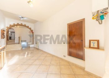 Stanza vuota - Quadrilocale piazza Domenico Tani
 
11, Tivoli - foto 8