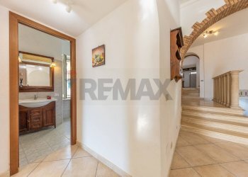 Hall / corridoio - Quadrilocale piazza Domenico Tani
 
11, Tivoli - foto 19