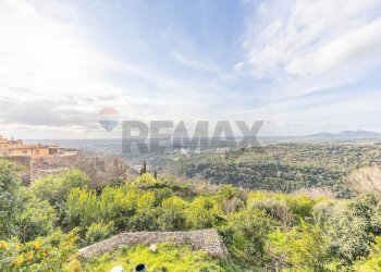 Vista delle montagne - Quadrilocale piazza Domenico Tani
 
11, Tivoli - foto 30