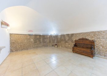 Stanza vuota - Quadrilocale piazza Domenico Tani
 
11, Tivoli - foto 31