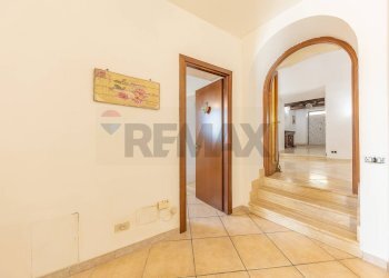 Hall / corridoio - Quadrilocale piazza Domenico Tani
 
11, Tivoli - foto 34