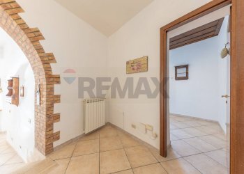 Hall / corridoio - Quadrilocale piazza Domenico Tani
 
11, Tivoli - foto 37