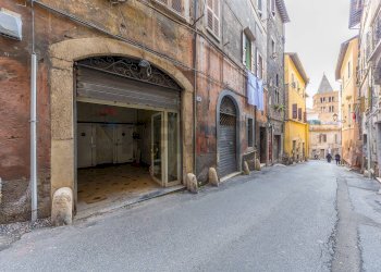 Edificio all\'aperto - Quadrilocale piazza Domenico Tani
 
11, Tivoli - foto 55