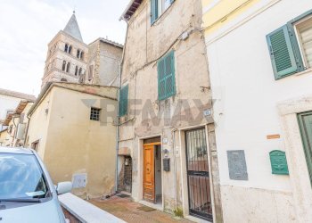 Edificio all\'aperto - Quadrilocale piazza Domenico Tani
 
11, Tivoli - foto 60