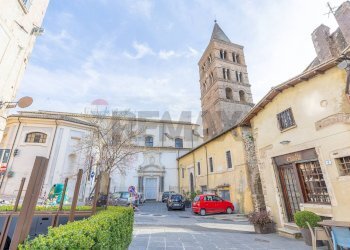 Edificio all\'aperto - Quadrilocale piazza Domenico Tani
 
11, Tivoli - foto 61