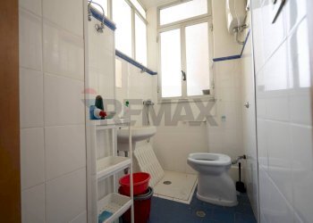 Bagno - Four-room apartment VIA ARGINE DESTRO CALOPINACE
 
36, Reggio di Calabria - photo 18