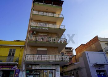 Edificio all\'aperto - Four-room apartment VIA ARGINE DESTRO CALOPINACE
 
36, Reggio di Calabria - photo 57