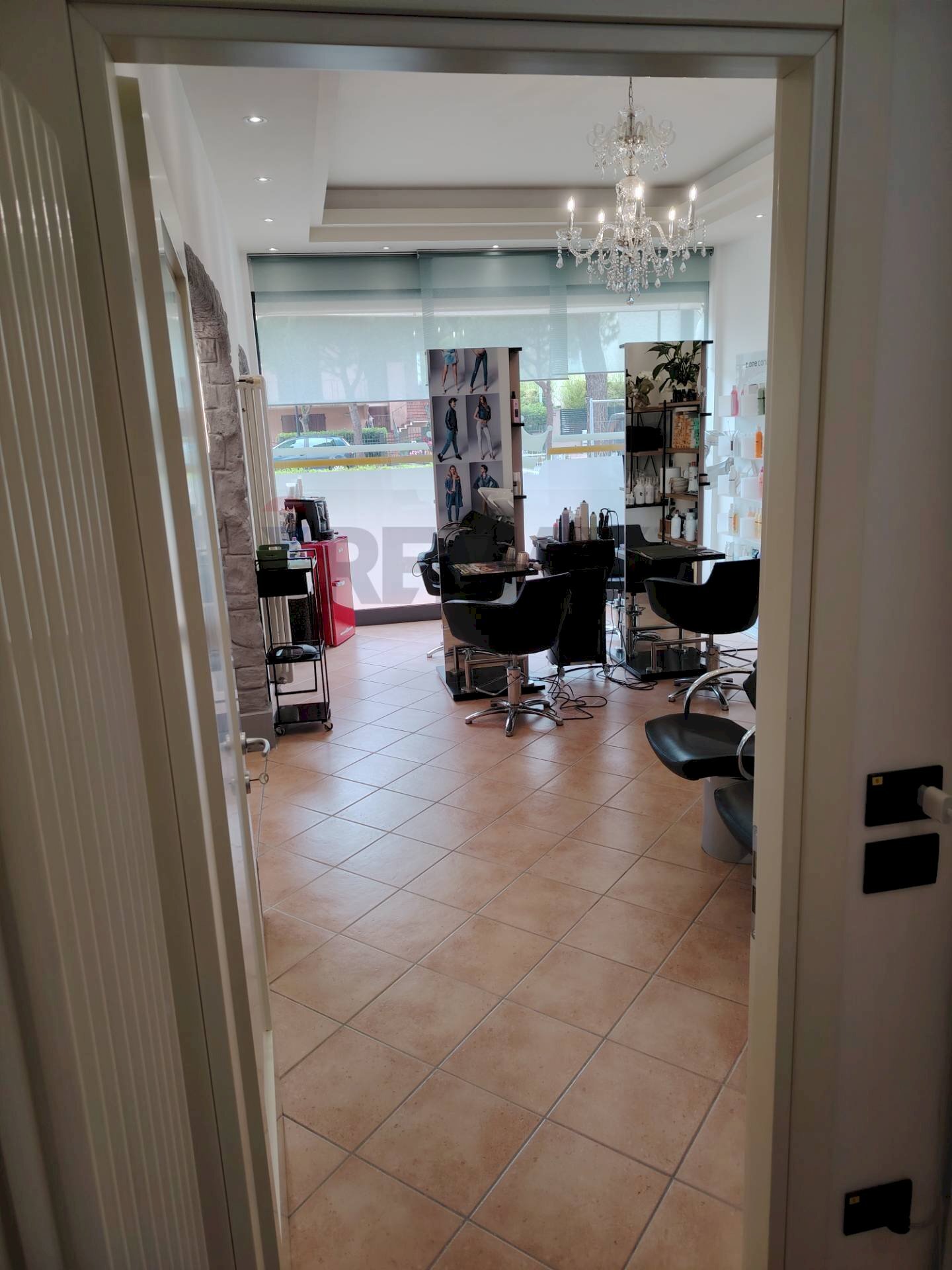 Hall / corridoio - Commercial Premises VIALE DUE GIUGNO
106, Cervia - photo 3