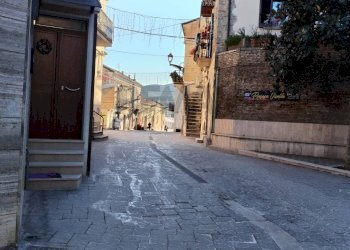 Edificio all\'aperto - Quadrilocale CORSO UMBERTO PRIMO
 
45, Deliceto - foto 4