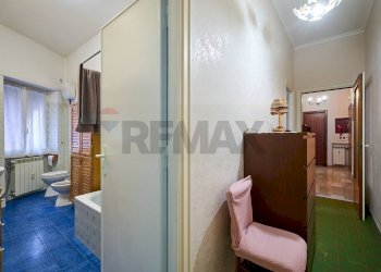 Hall / corridoio - Bilocale VIA GIOVANNI PASCOLI
 
1, Guidonia Montecelio - foto 13