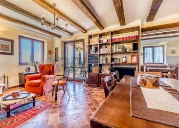 Sala da pranzo - Villa Via Quercialta
 
31, Manciano - foto 2