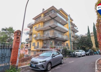 Edificio all\'aperto - Four-room apartment Via Antelao
 
9, Roma - photo 6