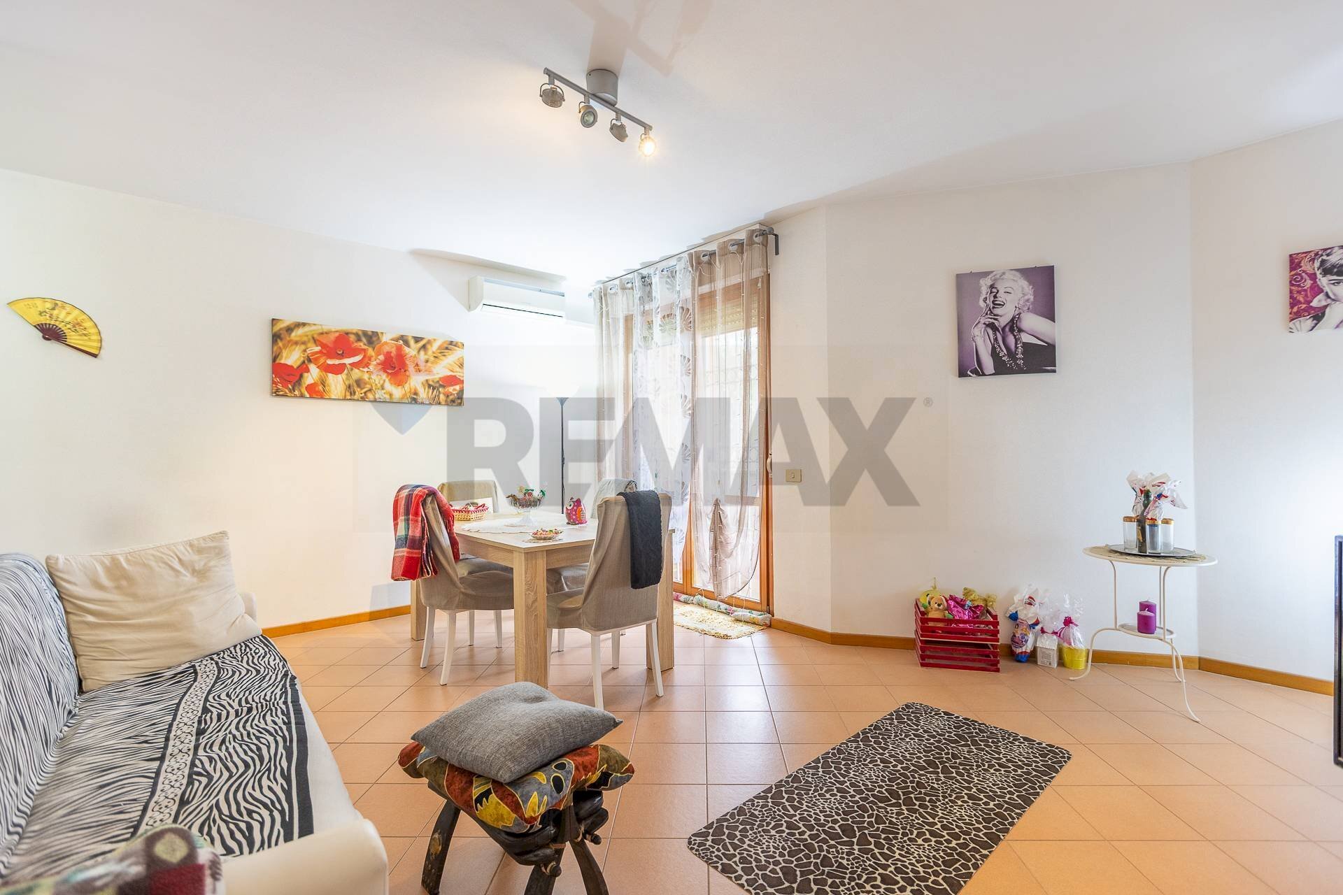 Sala da pranzo - Trilocale Via Nomentum
 
37, Roma - foto 1