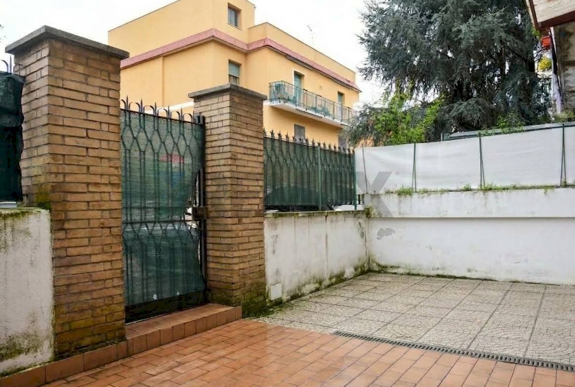 Giardino - Trilocale Via Raffaele De Ferrari
 
60, Roma - foto 3