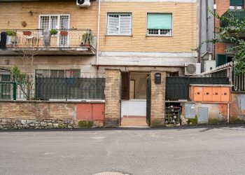 Edificio all\'aperto - Trilocale Via Raffaele De Ferrari
60, Roma - foto 1