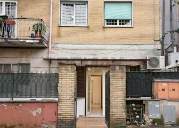 Edificio all\'aperto - Trilocale Via Raffaele De Ferrari
60, Roma - foto 2