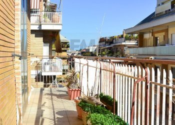 Balcone - Quadrilocale via della pineta sacchetti
420, Roma - foto 12