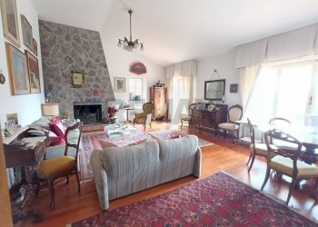 Sala da pranzo - Casa semi indipendente Via Dei Lecci
 
2, Perugia - foto 11