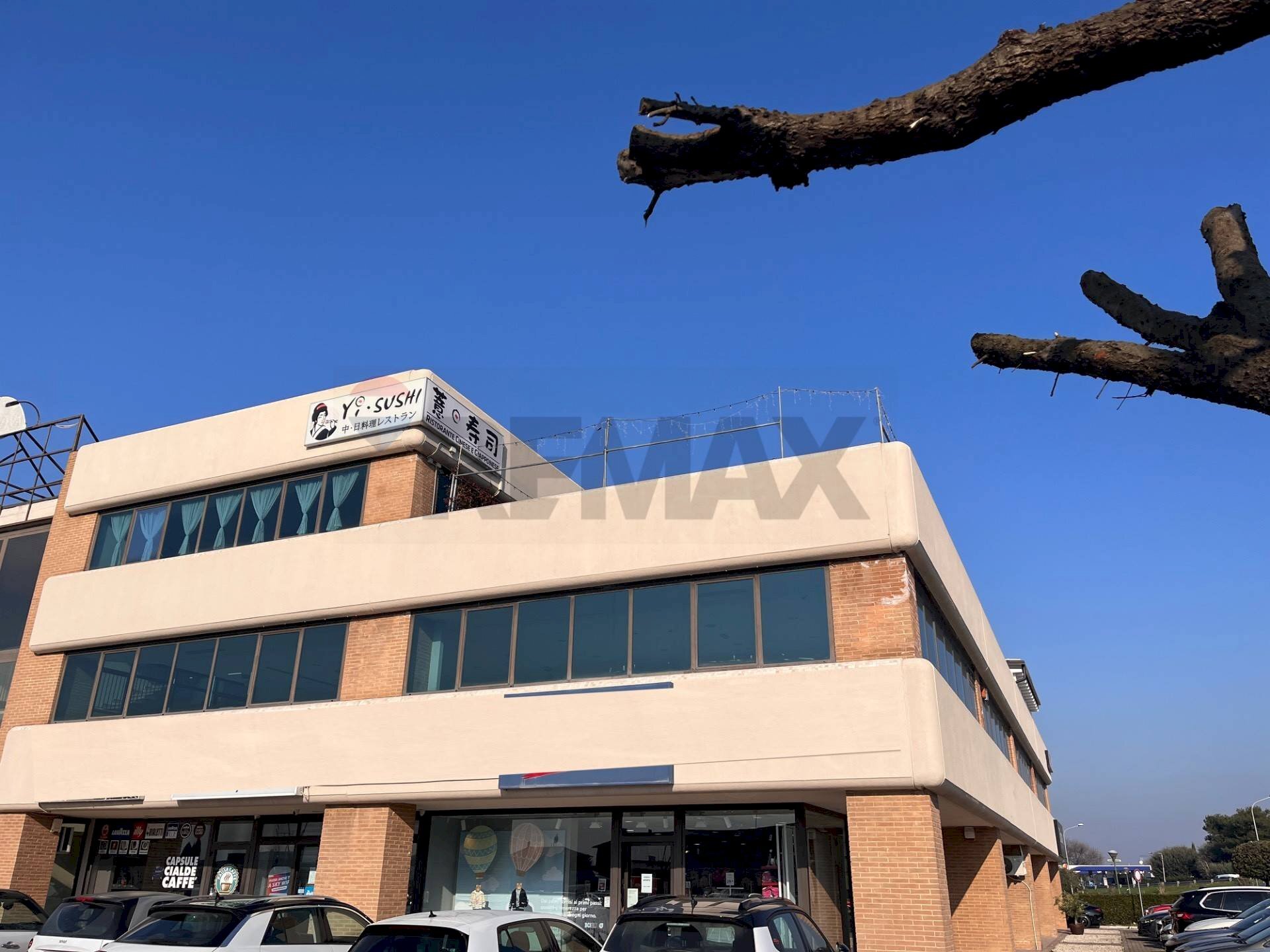 Edificio all\'aperto - Locale Commerciale Via delle Querce
 
15, Bastia Umbra - foto 3