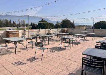 Terrazza - Locale Commerciale Via delle Querce
 
15, Bastia Umbra - foto 4