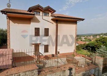 Casa all\'aperto - Appartamento Via Alessandro Fabbroni
 
6, Passignano sul Trasimeno - foto 3