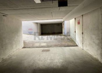 Parcheggio - Appartamento Via Gran Sasso
 
11, Foligno - foto 15