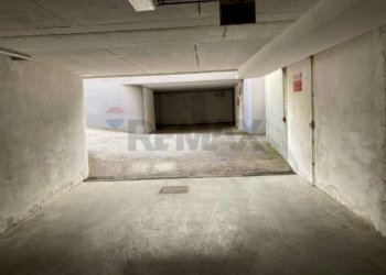 Parcheggio - Appartamento Via Gran Sasso
 
11, Foligno - foto 16