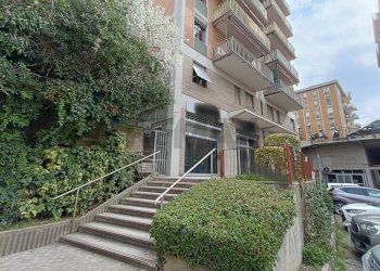 Edificio all\'aperto - Commercial Premises Via Dei Filosofi
 
12, Perugia - photo 3