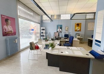 Ufficio - Commercial Premises Via Dei Filosofi
 
12, Perugia - photo 7