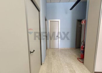 Hall / corridoio - Commercial Premises Via Dei Filosofi
 
12, Perugia - photo 18