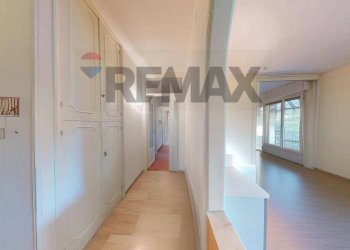 Hall / corridoio - Four-room apartment VIA CORTONESE
 
111/F, Perugia - photo 68
