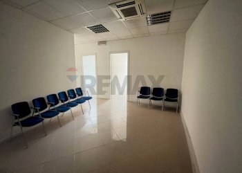 Stanza vuota - Ufficio Via Amilcare Ponchielli
 
18, Corciano - foto 7