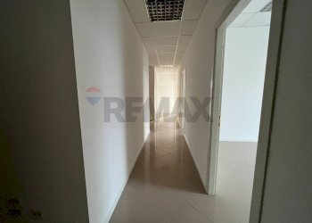 Hall / corridoio - Ufficio Via Amilcare Ponchielli
 
18, Corciano - foto 19