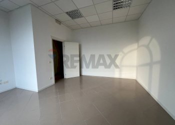 Stanza vuota - Ufficio Via Amilcare Ponchielli
 
18, Corciano - foto 25