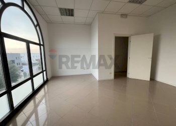 Stanza vuota - Ufficio Via Amilcare Ponchielli
 
18, Corciano - foto 26