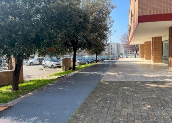 Edificio all\'aperto - Locale Commerciale Via del Conservificio
 
47, Bastia Umbra - foto 4