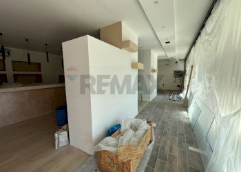 Hall / corridoio - Locale Commerciale Via del Conservificio
 
47, Bastia Umbra - foto 30