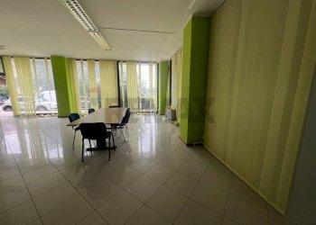 Sala da pranzo - Shop Bastia Umbra - photo 7