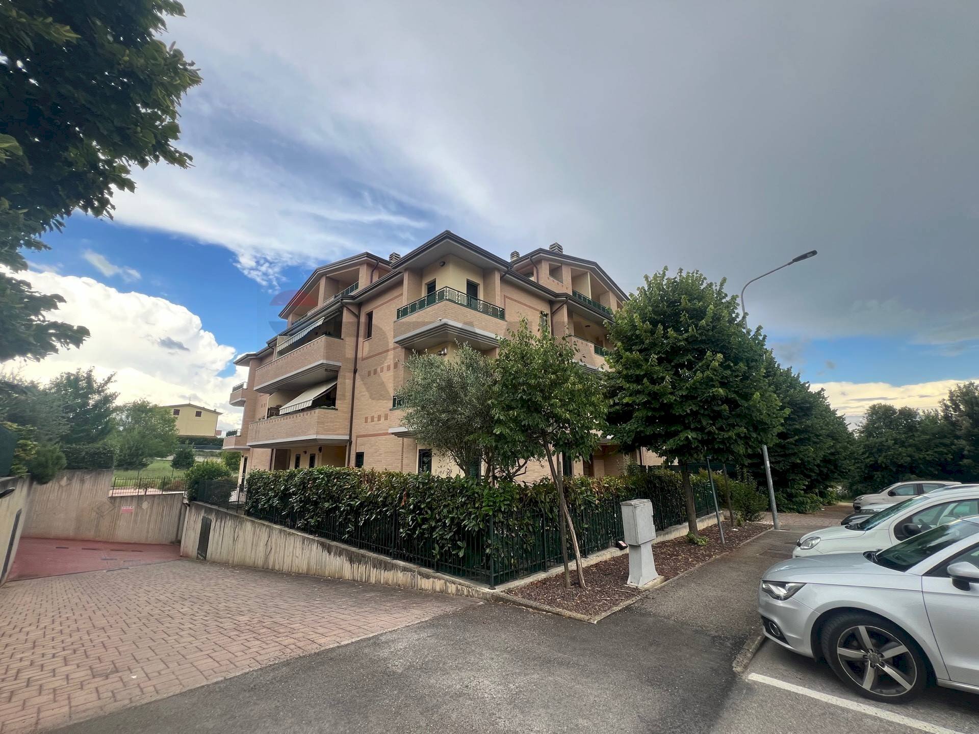 Edificio all\'aperto - Magazzino Perugia - foto 1