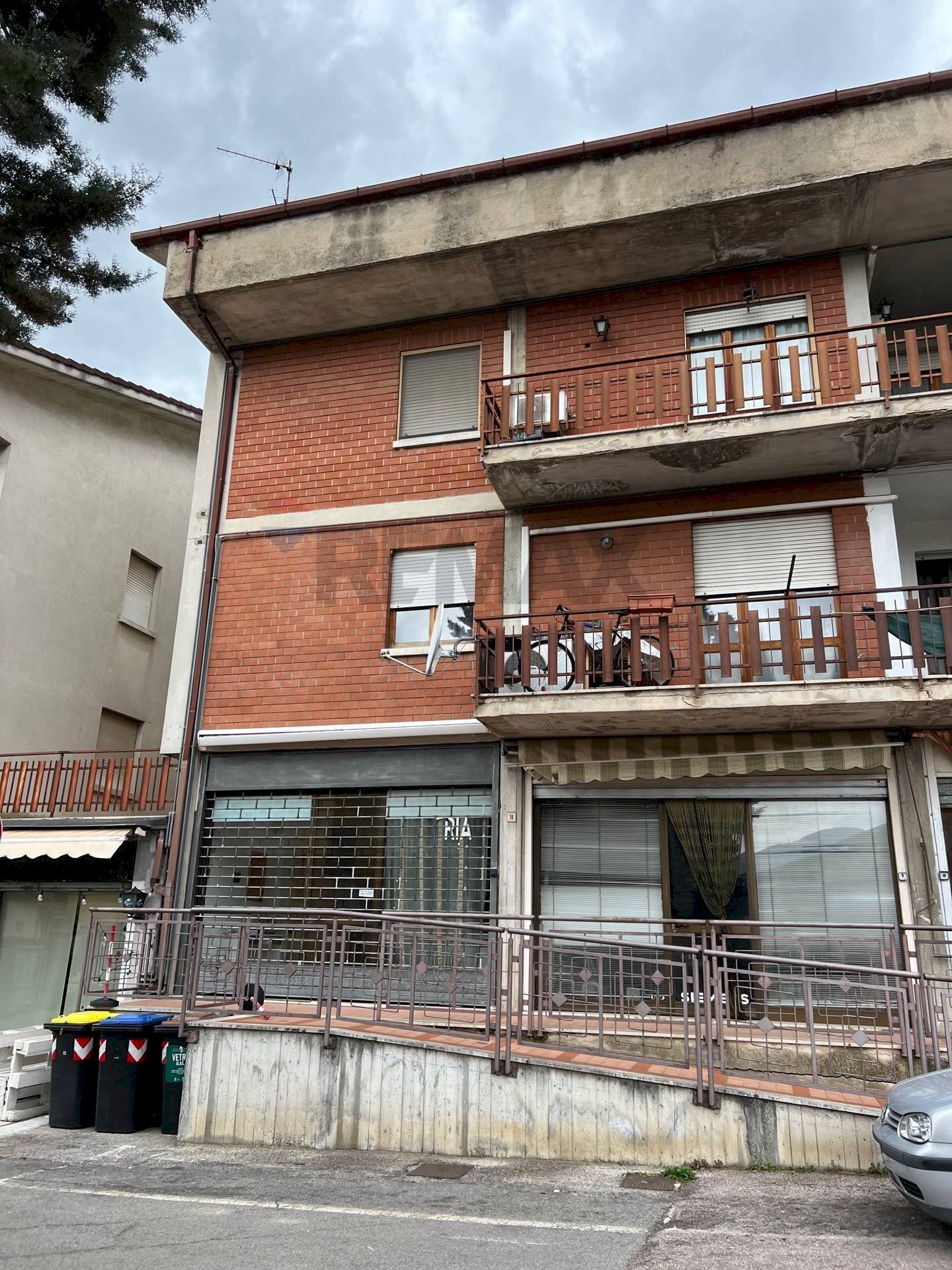 Edificio all\'aperto - Commercial Premises Assisi - photo 1