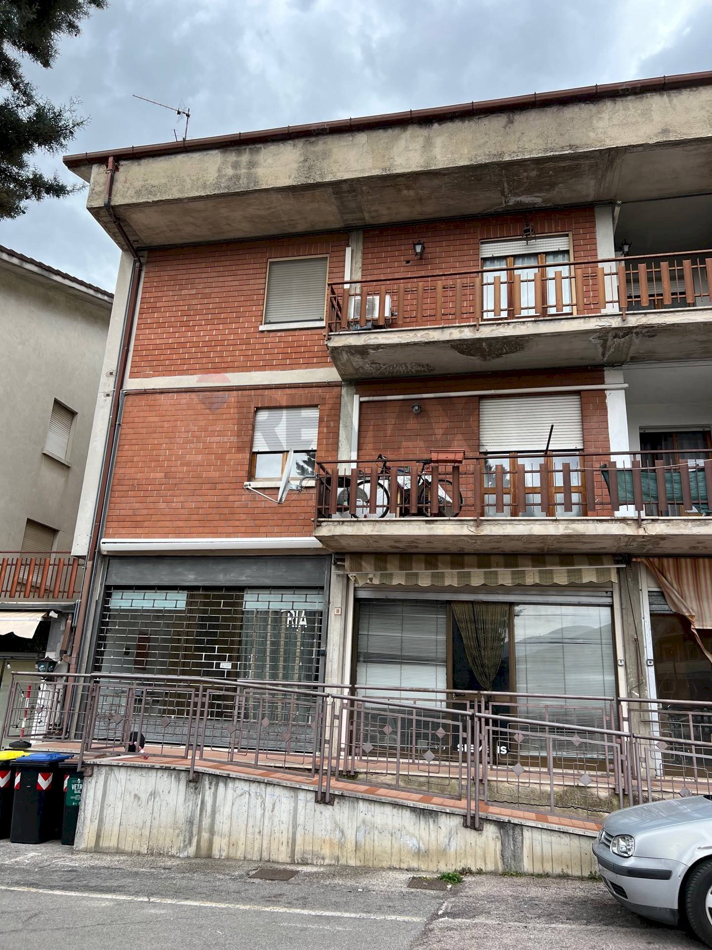 Edificio all\'aperto - Commercial Premises Assisi - photo 2