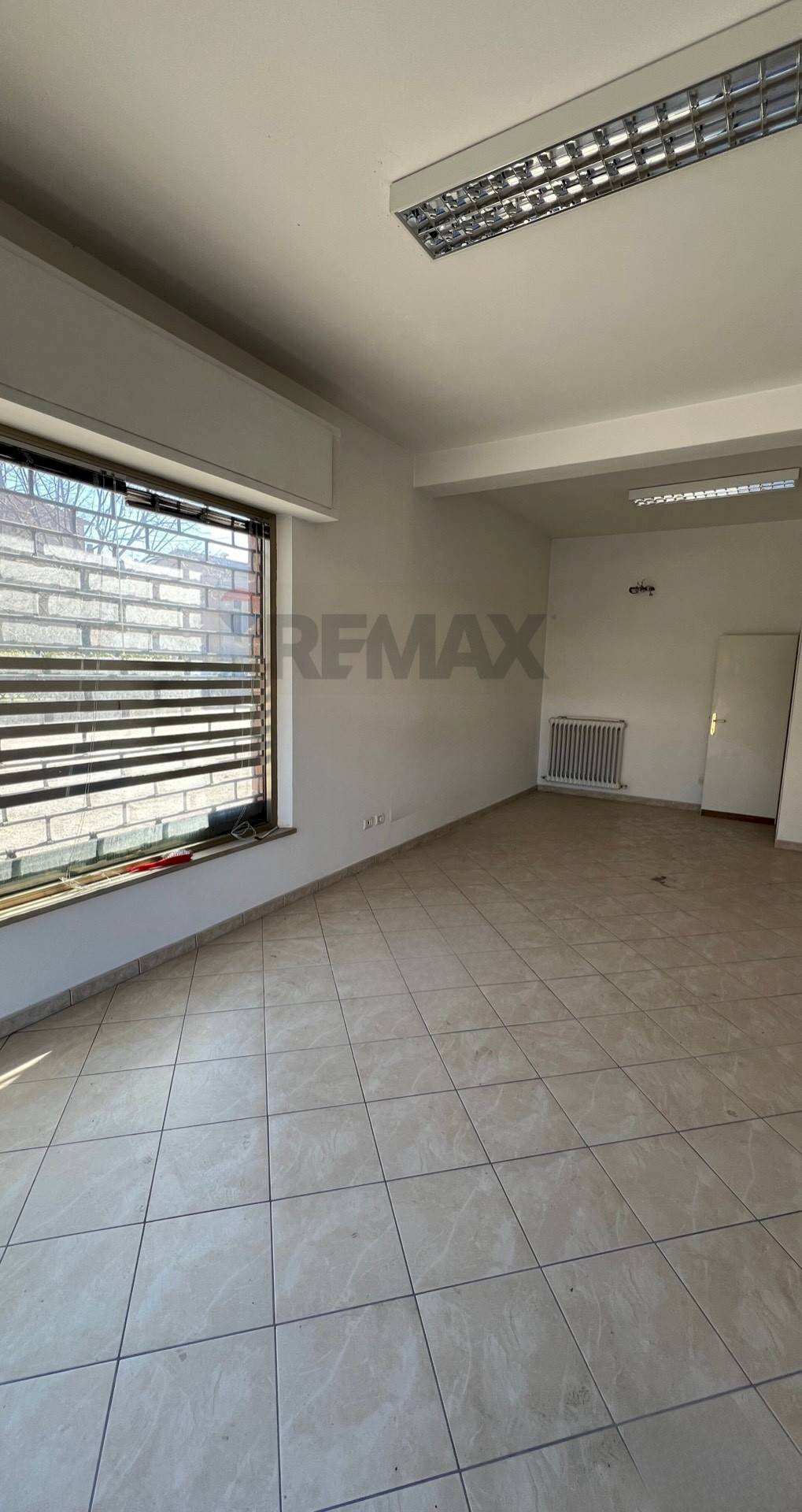 Stanza vuota - Commercial Premises Bastia Umbra - photo 3
